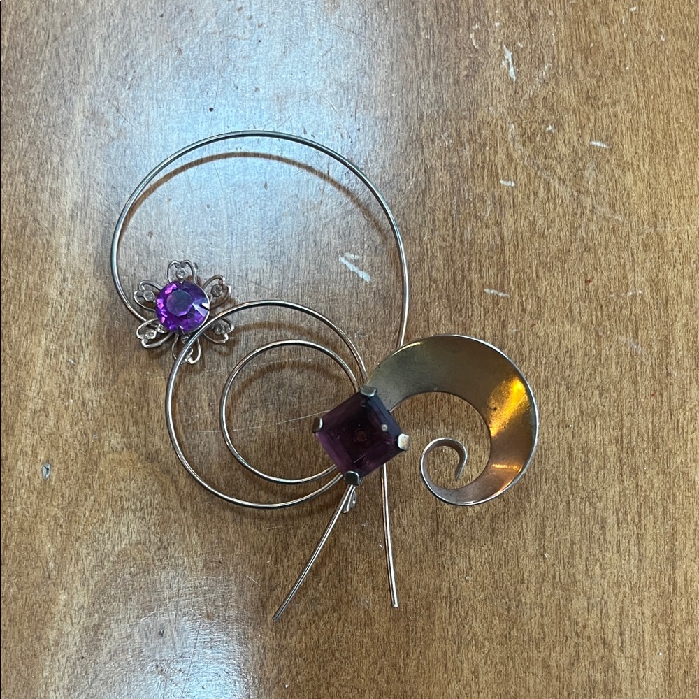 Vintage Elegant Gold and Purple Gemstone Brooch